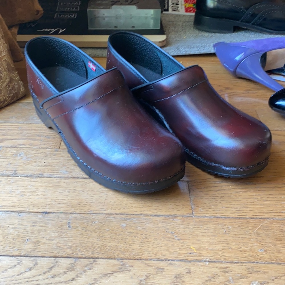 Brand new Sanita clogs leather EU 43 (US 12)